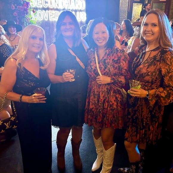 🎉POSH N’ CONNECT NASHVILLE STYLE🎉9/4/2024-HAMPTON SOCIAL FOR HAPPY HOUR - Picture 11 of 15